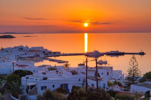 Mykonos Town Apartment | Cozy Retreat with Unbeatable Sunset in Mykonos