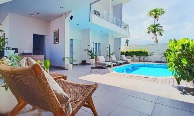 Batu Bolong Hotel | Cozy room in best area of canggu