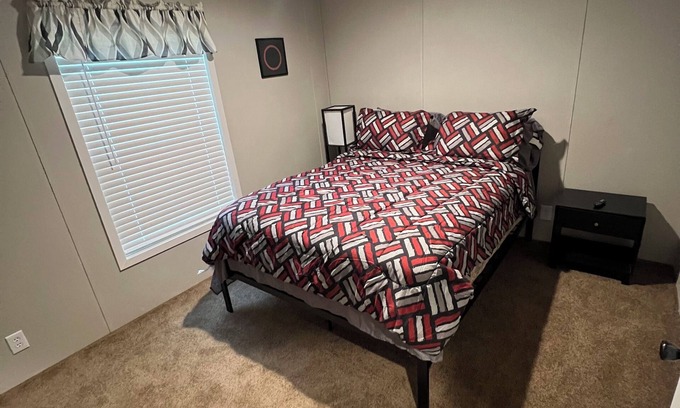 Lithia Springs House | Cozy Room in mobile home in Lithia Springs with WiFi, AC