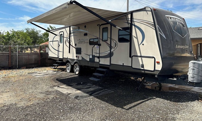 Elk Grove House | Cozy RV in the country