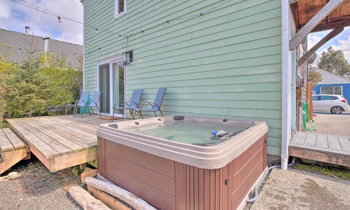 Seaside House | Cozy Seaside Cottage with Hot Tub and Game Room!