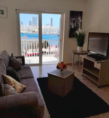 Tower Road Apartment | Cozy Seaview Apartment Sliema S6
