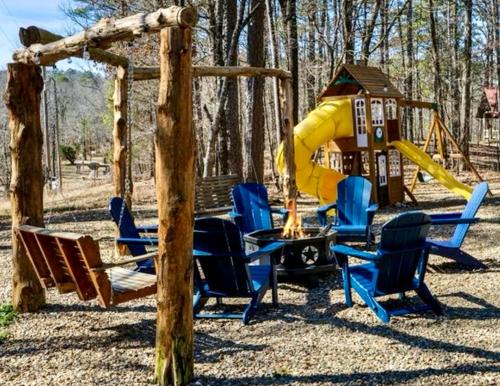 Broken Bow House | Cozy Secluded, King, Best Location, Hot tub, Firepit, Playset