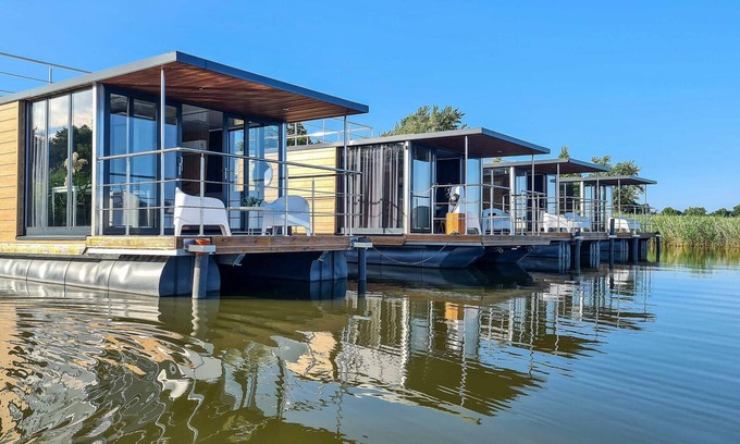 Mielno Boat Rental | Cozy ship in Mielno with kitchen