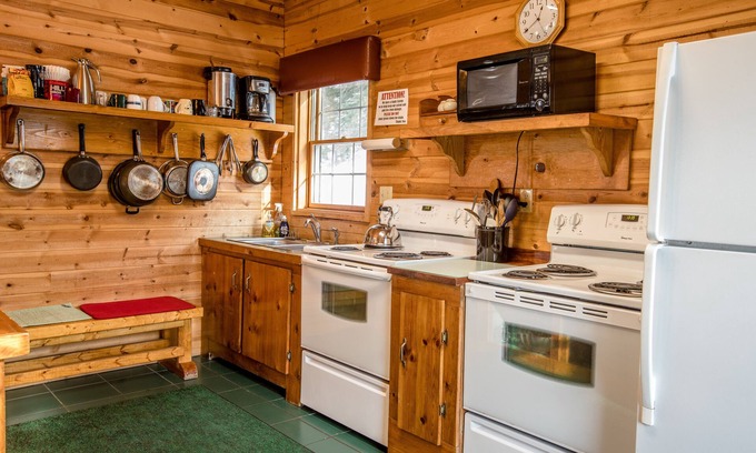 Ironwood Cabin | Cozy Ski Cabin Located Directly on Trails