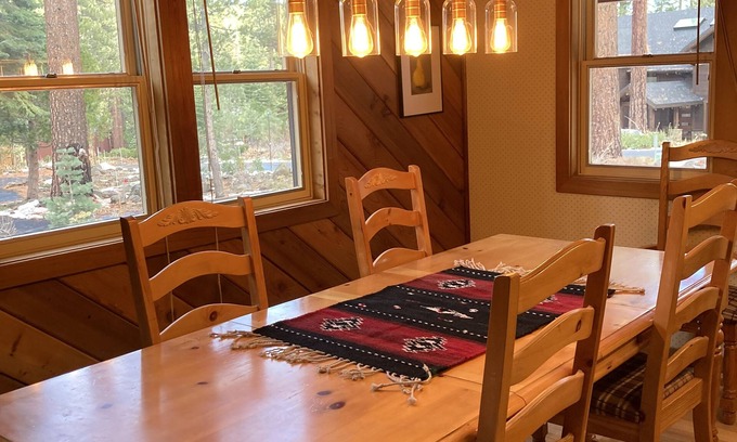 Truckee Cabin | Cozy ski home, close to Northstar Village. Free shuttle!