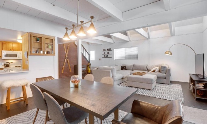 Highland Woods House | Cozy South Lake Tahoe Home with Fireplace!