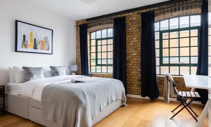 Spitalfields Apartment | Cozy&Spacious 2bed Apt next to Liverpool St 9857