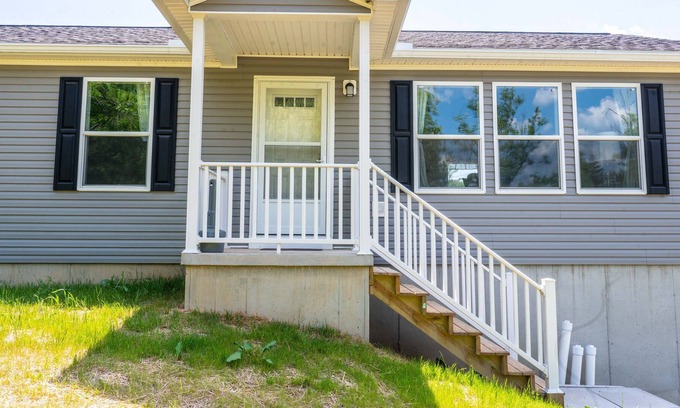 Port Matilda House | Cozy, Spacious Family Home w/Yard, Fire Pit, Grill - Pet Friendly! Near PSU