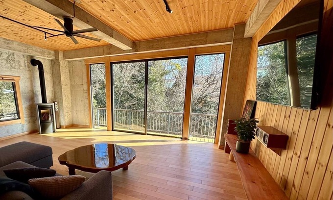 Akiruno House | Cozy spacious suite by the creek/Tateya vacation 120