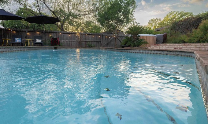 Great Northwest House | Cozy Spur - Close to Lackland, Pool, Hot tub & Games