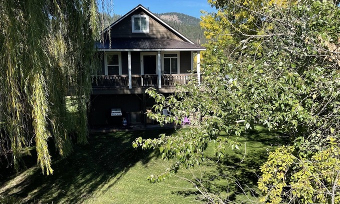St. Maries House | Cozy St. Maries House with Private Dock on St. Joe River!