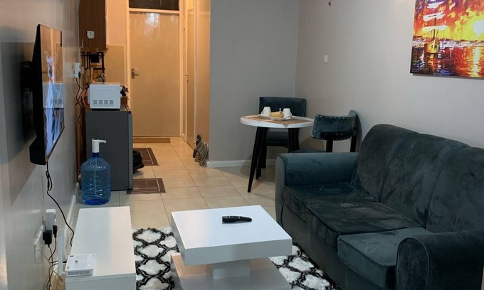 Runda Apartment | Cozy Stay at Bambo Nest, Coral BELLS | Rooftop Pool, Free WiFi, Netflix & More!