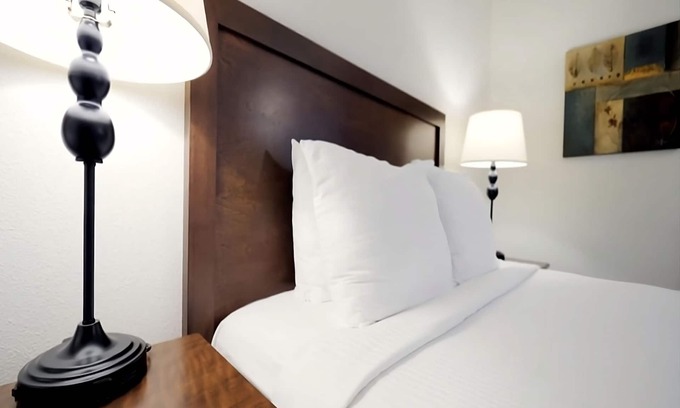 Sedona Resort | Cozy Stay in Sedona: Room w/Outdoor Pool Access | Free Parking