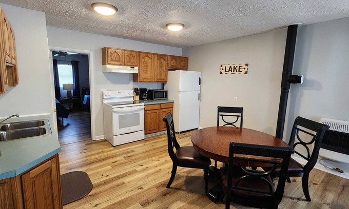 Westview Apartment | Cozy Stay | Perfect for Work and Getaway Seekers!