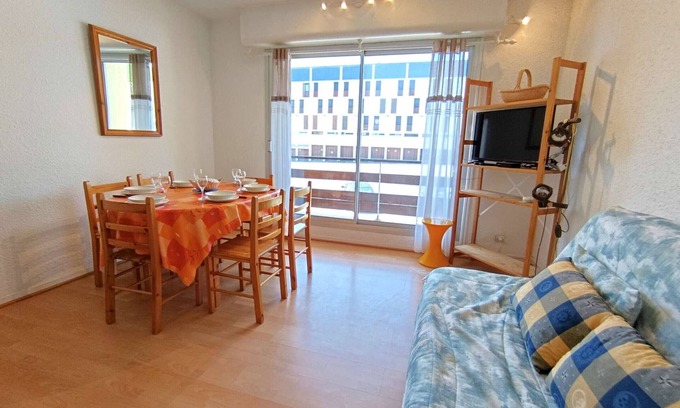 Pla d'Adet Apartment | Cozy Studio Cabine for 6 at Pla d'Adet - Balcony, Parking, Ski Locker