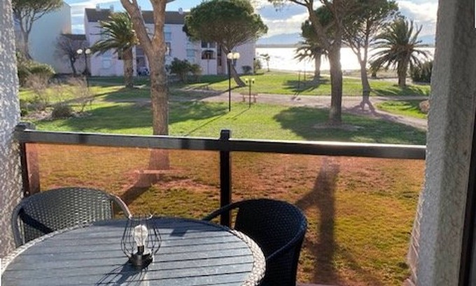 Le Barcares Apartment | Cozy Studio Cabine for 4 with Terrace, Pool, and Sports Facilities in Le Barcarès