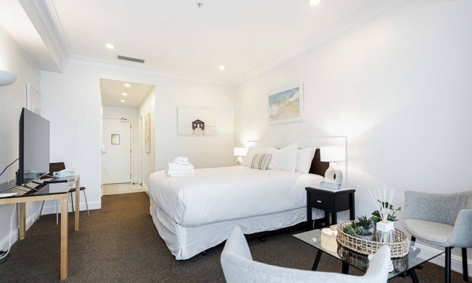 Auckland Central Business District Apartment | Cozy Studio+Heritage Hotel Facilities Zodiak Stays