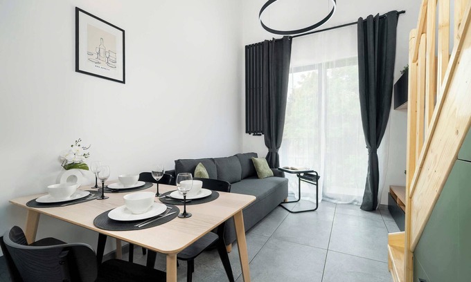 Nowe Miasto Apartment | Cozy Studio in Poznan with Balcony
