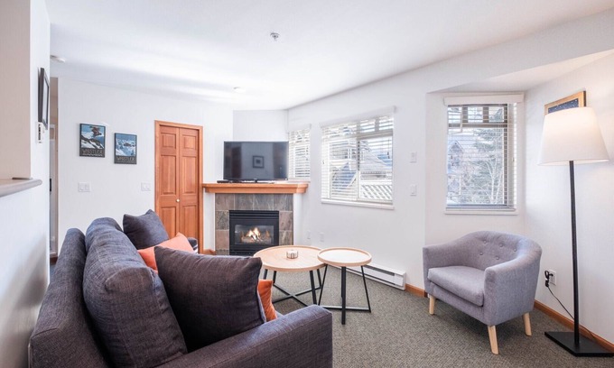 Village North Condo | Cozy Studio in the heart of Whistler | Walk to everything.