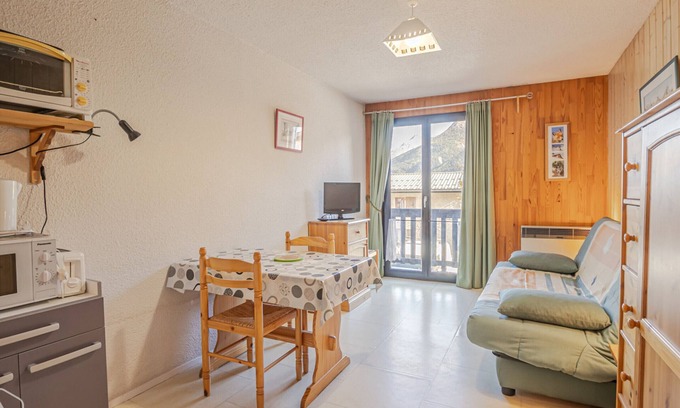 Aussois Apartment | Cozy studio near slopes, sleeps 2