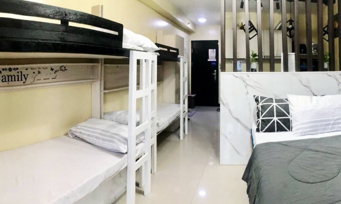 Lapu-Lapu Apartment | Cozy Studio Unit Near Airport: Ideal for 2-6 pax.Balcony and complete amenities