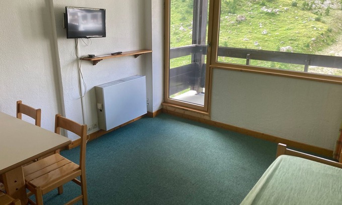 Le Lavachet Apartment | Cozy Studios in Tignes - Ideal for Families and Friends, Close to Ski Lifts and Shops