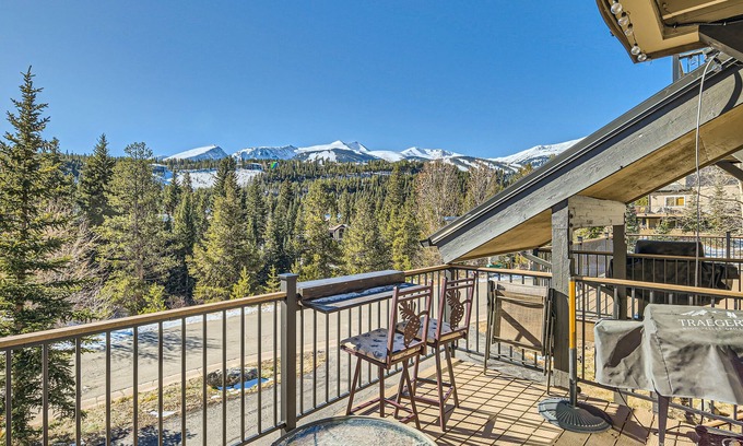 Warrior's Mark House | Cozy Three Bedroom Townhome. Minutes to Town and Slopes, Mountain Views