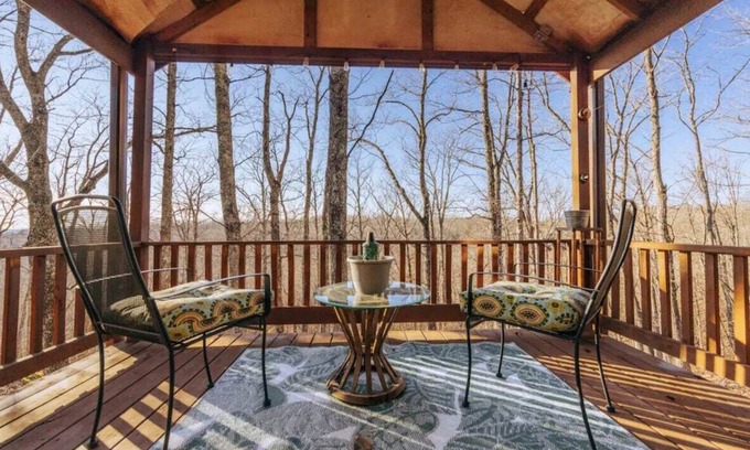 Holladay Cabin | Cozy Tiny Cabin Getaway w/ Views