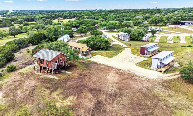 Lampasas House | Cozy Tiny Home Near Lake & Hill Country Trails