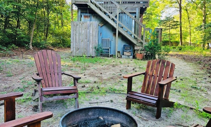 Jarvisburg Cottage | Cozy Tiny House -close walk to quaint neighborhood beach!