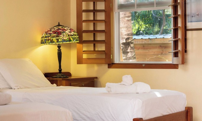 Orchid Bay Bed & Breakfast | Cozy Two Twin Bed Suite