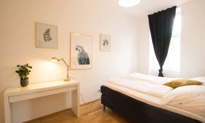 Funfhaus Apartment | Cozy Urban Nest | LF16