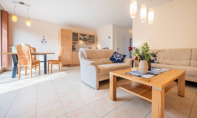 Juliusruh Apartment | Cozy vacation apartment with southwest-facing terrace, direct beach location