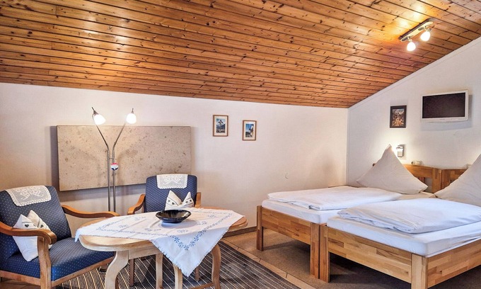 Ramsau bei Berchtesgaden Apartment | Cozy vacation apartment with balcony and mountain view - ideal for active people