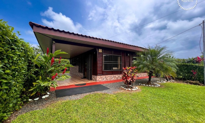 La Fortuna Cabin | Cozy villa surrounded by nature with AC & pool