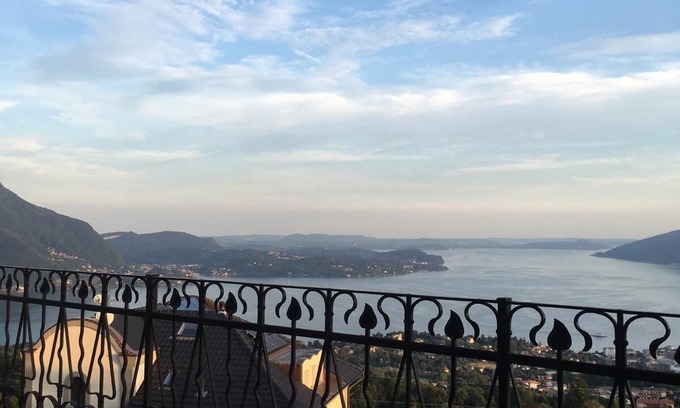Bee Villa | Cozy villa with breathtaking views of Lake Maggiore