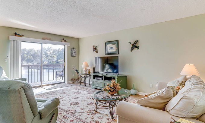 Folly Field Condo | Cozy Villa with Private Balcony, Shared Pool & Hot Tub - Walk to the Beach