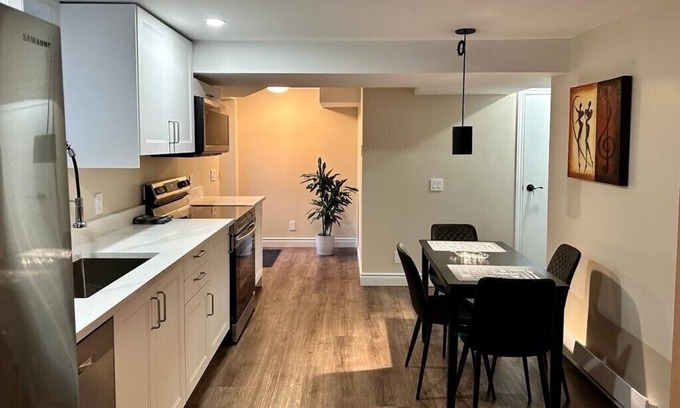 Whitby Apartment | Cozy Whitby Two bedroom Near Spa