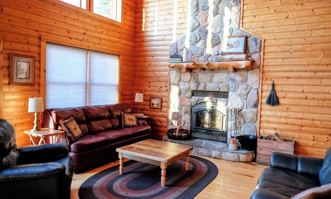 Aitkin Cabin | Cozy Winter Getaway! Family Fun On Elm Island Lake.