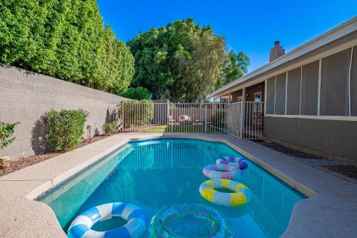 Yuma House | Cozy Winter Getaway Heated Pool l Family Friendly