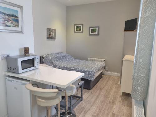 Roundwood Apartment | Cracatinni Mews