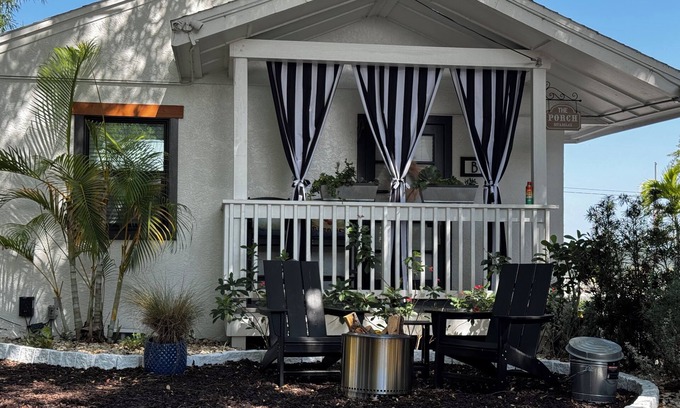 Fort Myers House | Cracker Cow Cottages B, Downtown Ft. Myers: Walk to Best Eats and Shops!