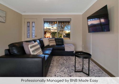 Wagga Wagga Apartment | Crampton Comforts - Walk to CBD, Cosy & Homely