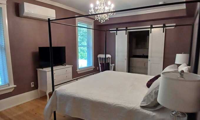 Bala Bed & Breakfast | Cranberry Moon Inn B&B