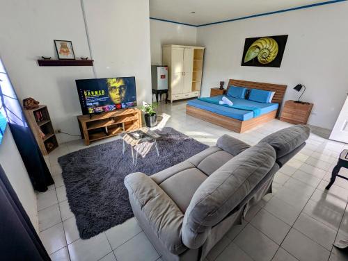 Basdiot House | Crazy Bears Guesthouse