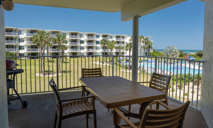 Butler Beach Condo | CRC 1208 - Ocean View Condo Overlooking Pool