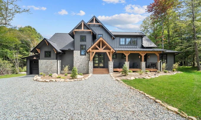 Banner Elk Cabin | Creek Crossing at Eagles Nest: hot tub, firepit, game room