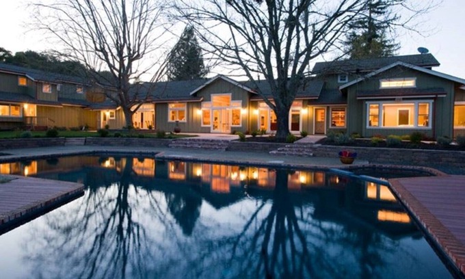 Healdsburg House | Creek Front Vineyard, West Dry Creek Healdsburg CA