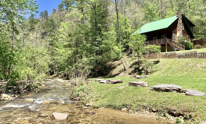 Jasper Cabin | Creekside Cabin - Cozy Cabin Overlooking Year Round Creek